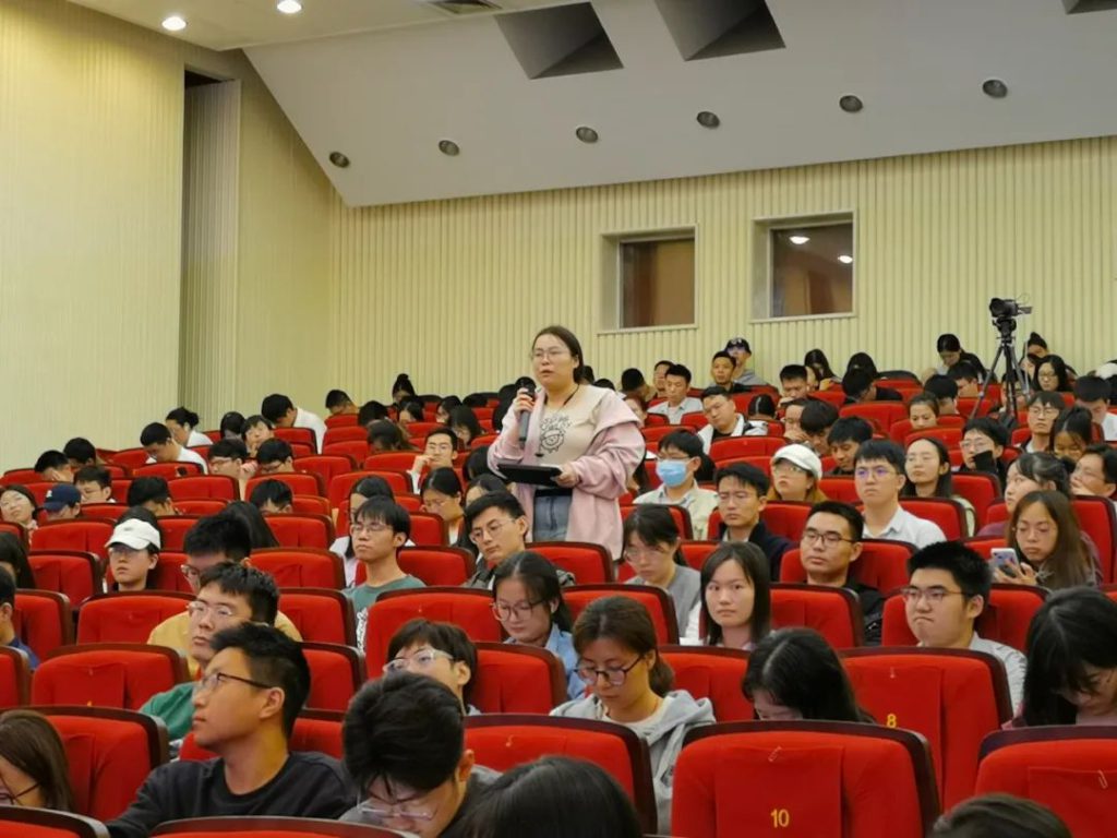 知名专家学者龚斌磊教授做客同济大学高等讲堂做学术报告 - 同济经管