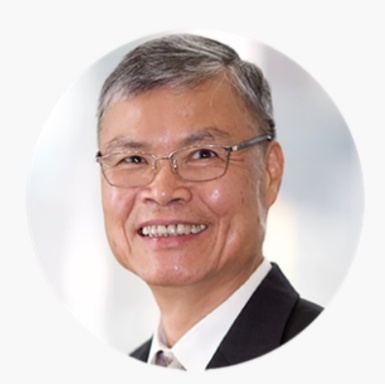 穿西装的人在微笑

描述已自动生成