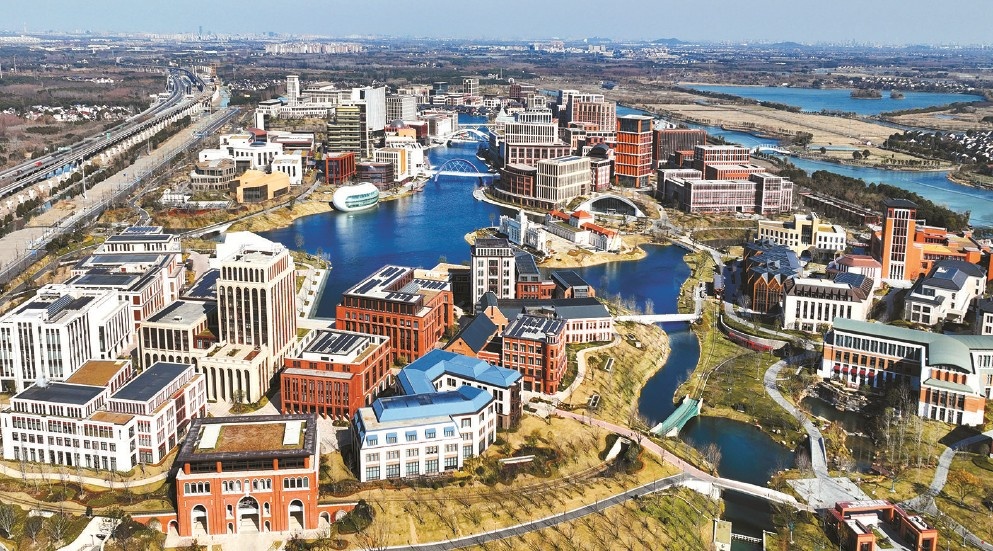 The impact of urbanization on child growth: Evidence from city-county mergers in China（城市化对儿童成长的影响：来自中国撤县设区的证据）