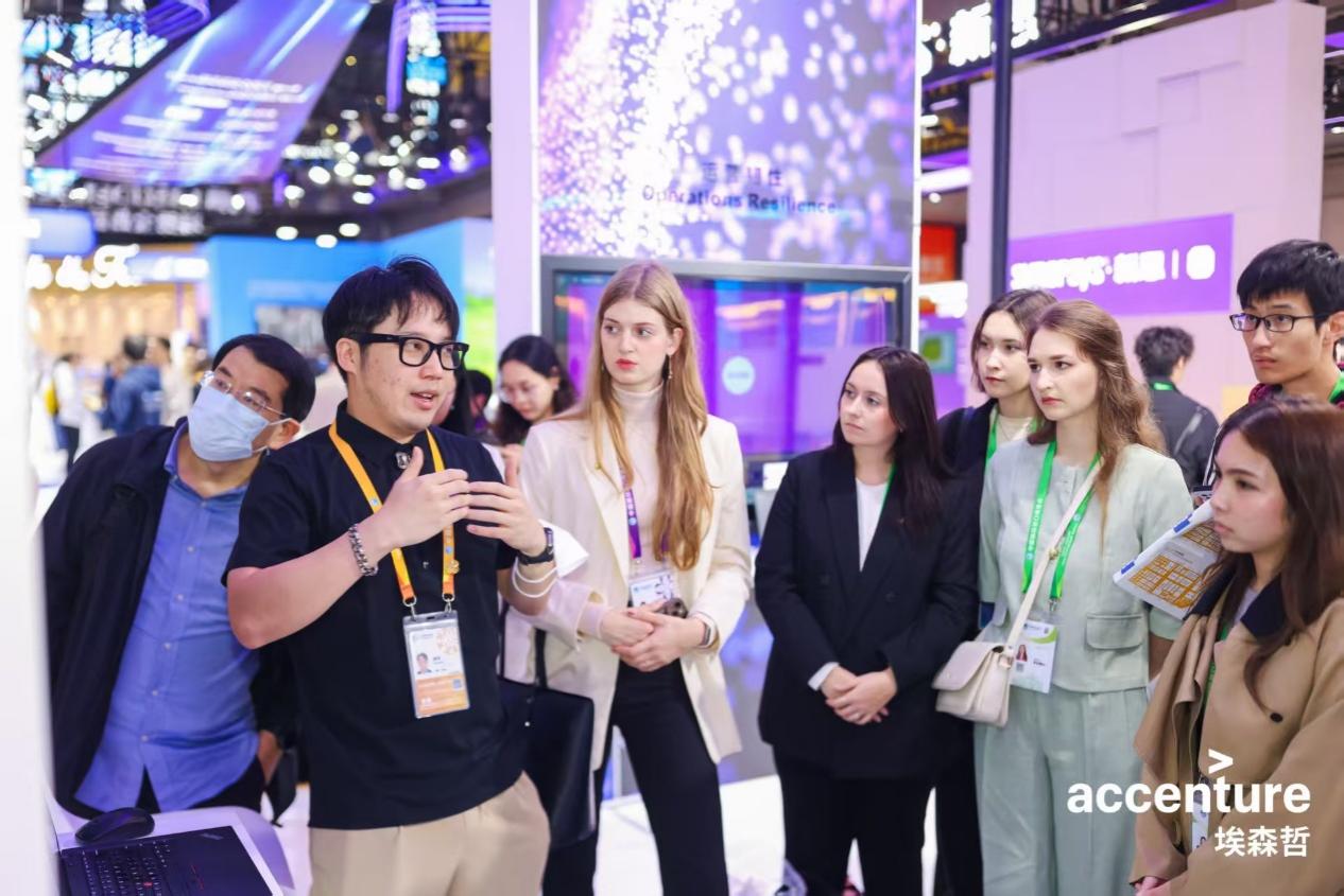 数智赋能,绿动未来:探访智能时代的可持续创新引擎——同济MGM项目组织师生赴2025年中国国际进口博览会开展研学活动 数智赋能,绿动未来:探访智能时代的可持续创新引擎——同济MGM项目组织师生赴2025年中国国际进口博览会开展研学活动