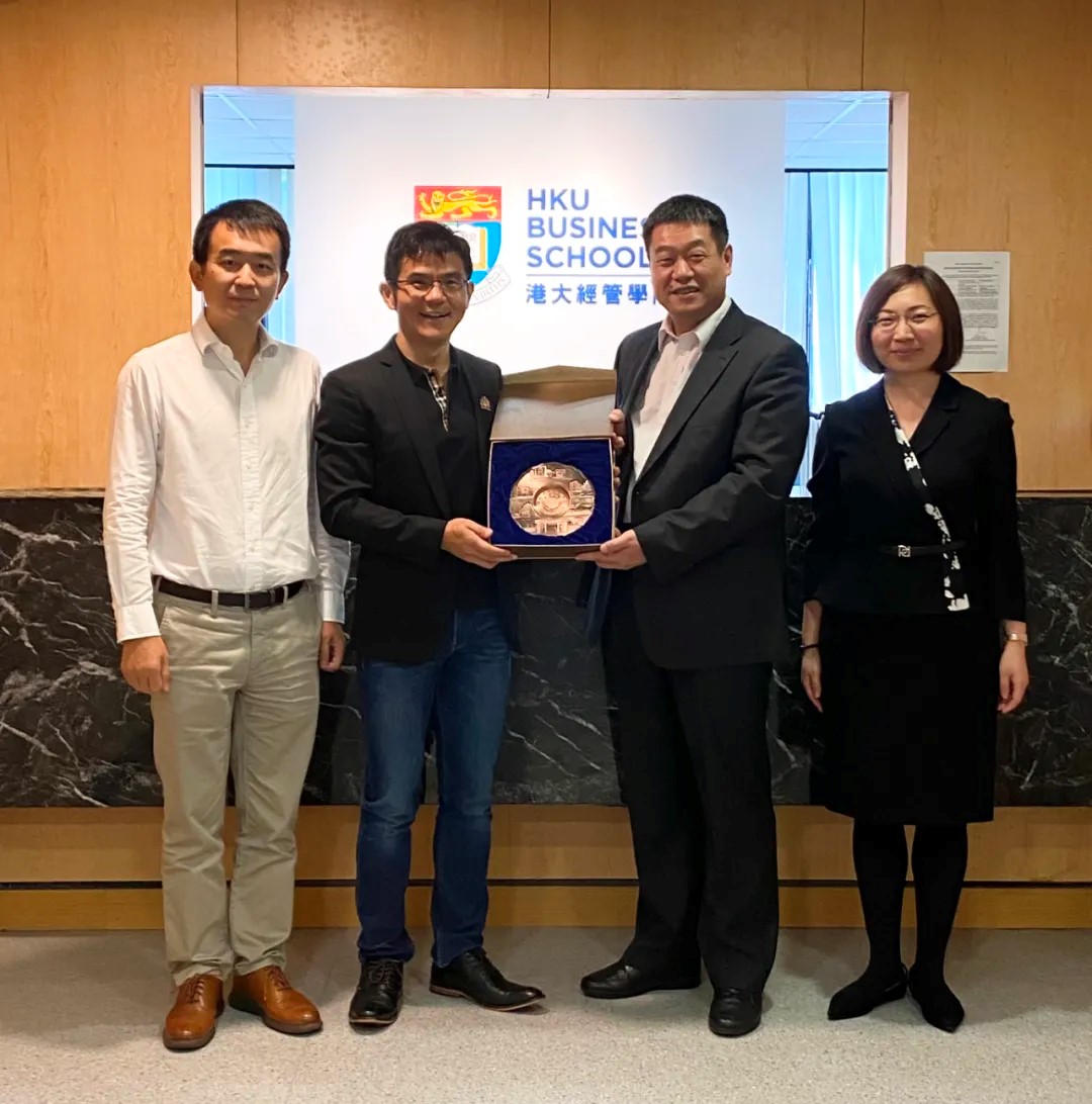 Tongji SEM deepens its cooperation with universities in Hong Kong and Macau, signing an agreement to explore new models for training digitally-intelligent talents